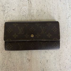 Louis Vuitton Sarah Wallet